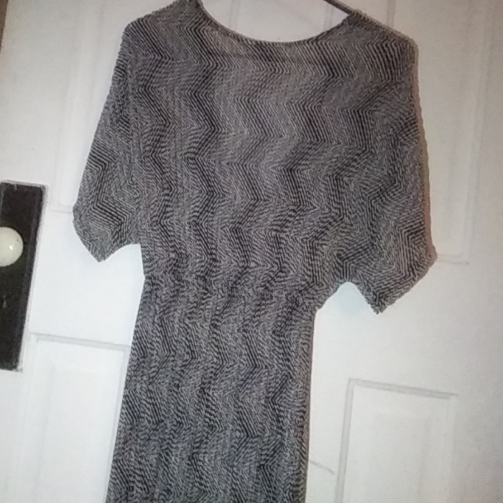 Dress - Picture 2 of 3